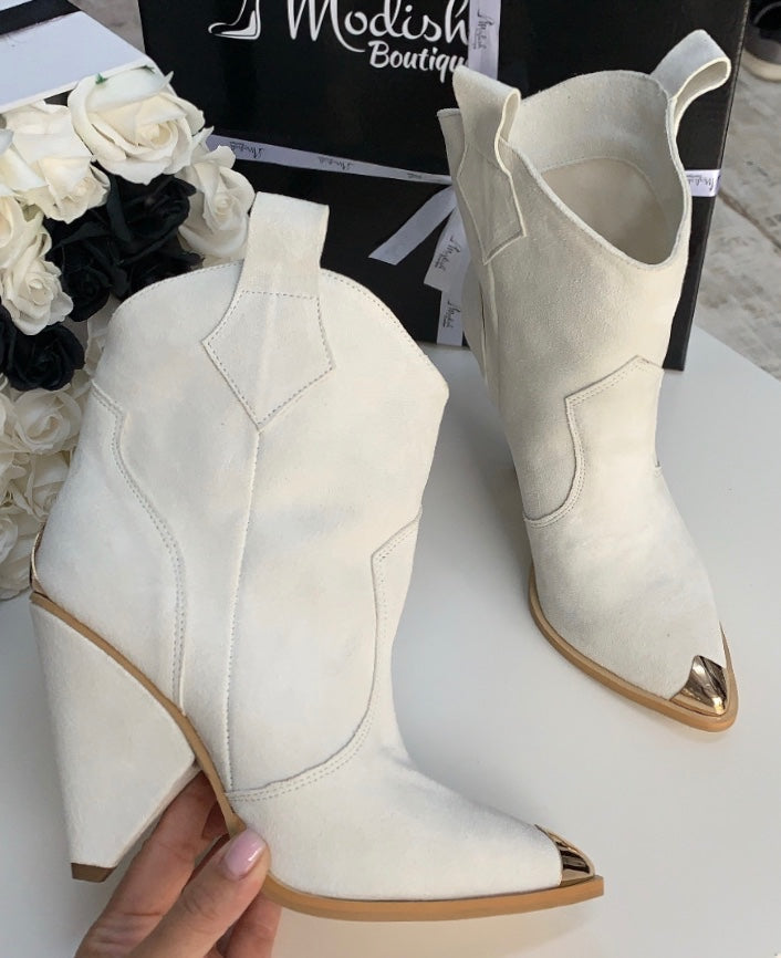 Ciocate / Botine Dama Albe din Piele Intoarsa Aki White