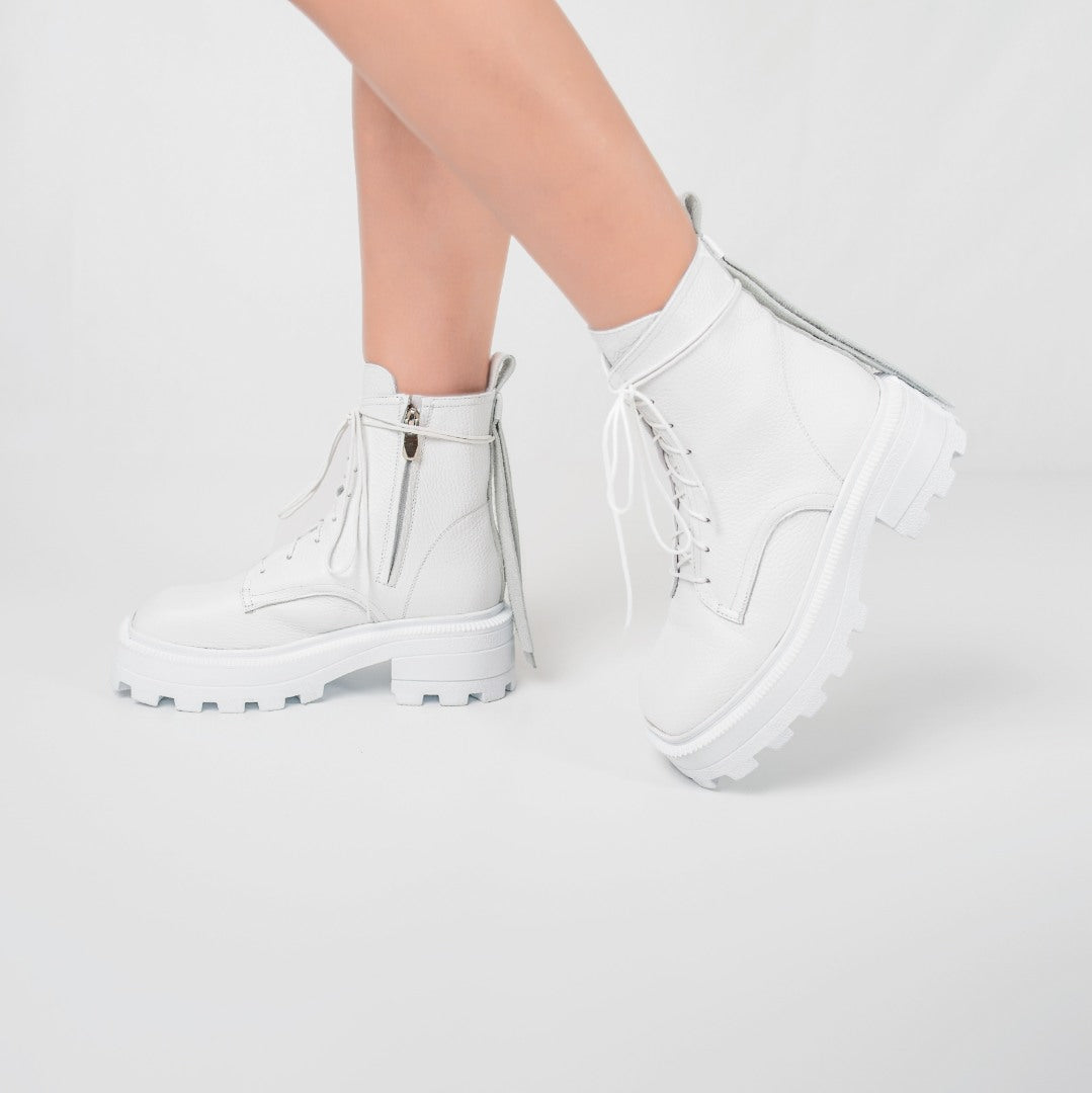 24h Bocanci Berrie white din piele naturala