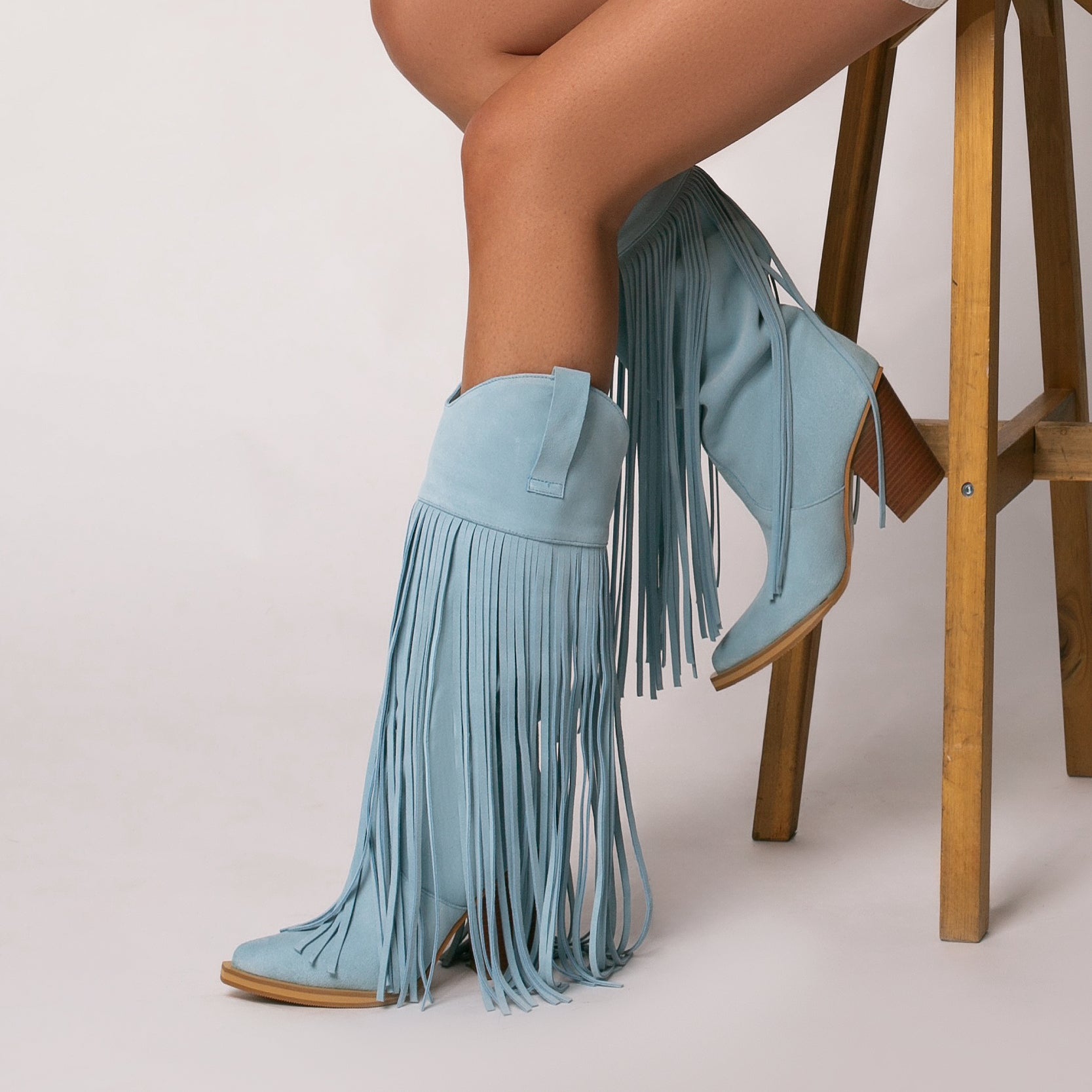 Ciocate dama piele intoarsa Joo Baby Blue franjuri