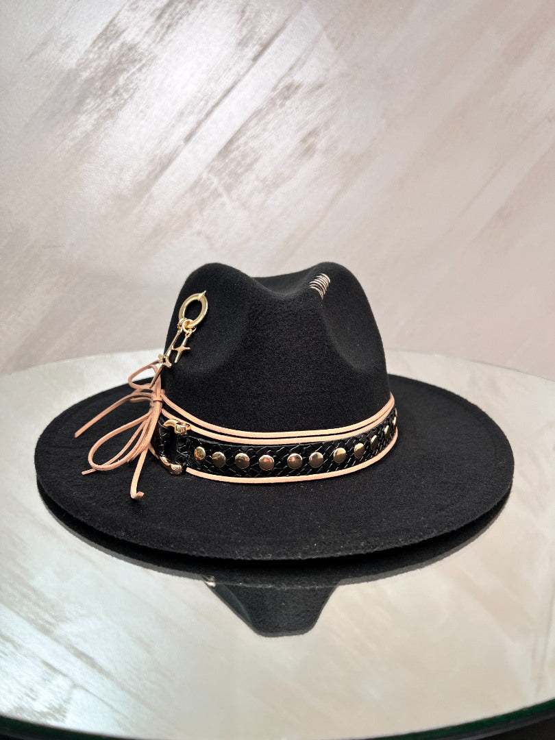 Palarie Neagra cu Bentita de Piele