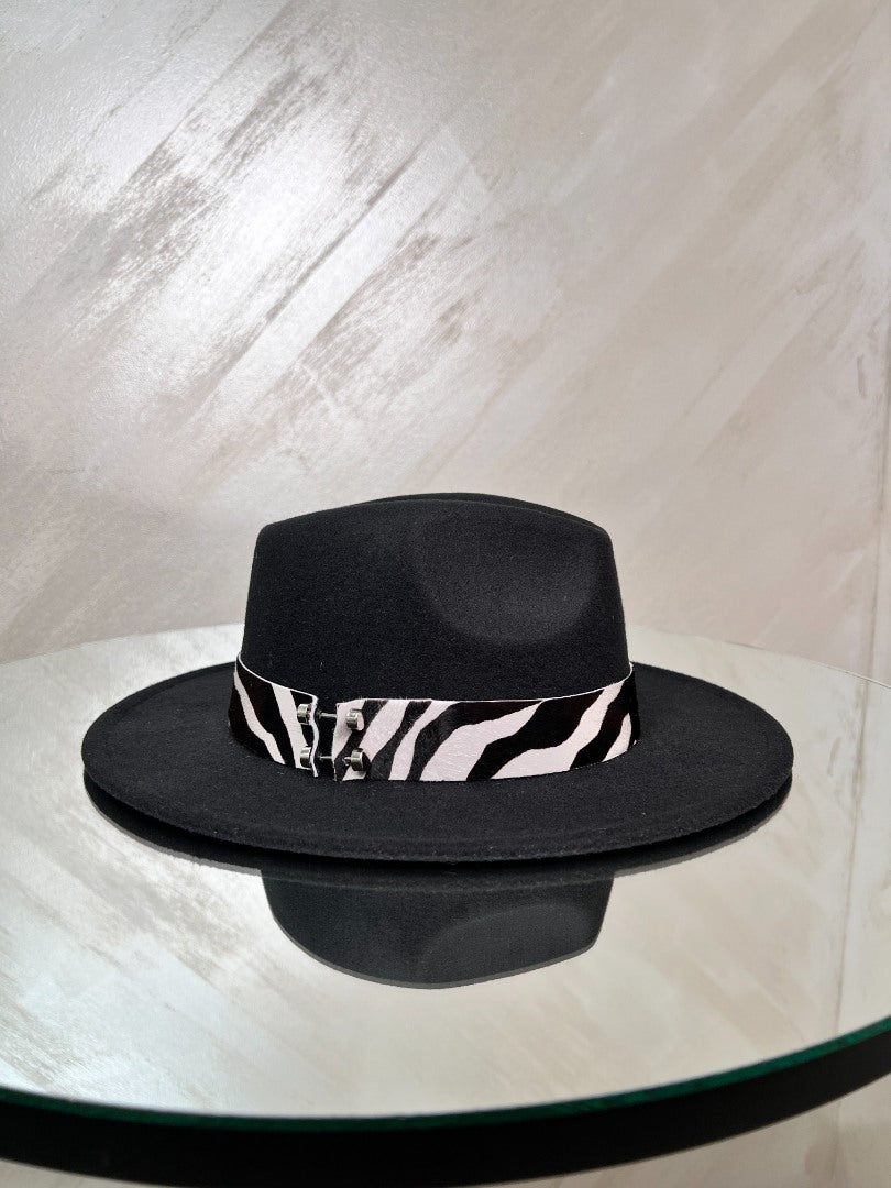 Palarie Neagra cu Bentita de Piele Alb Negru