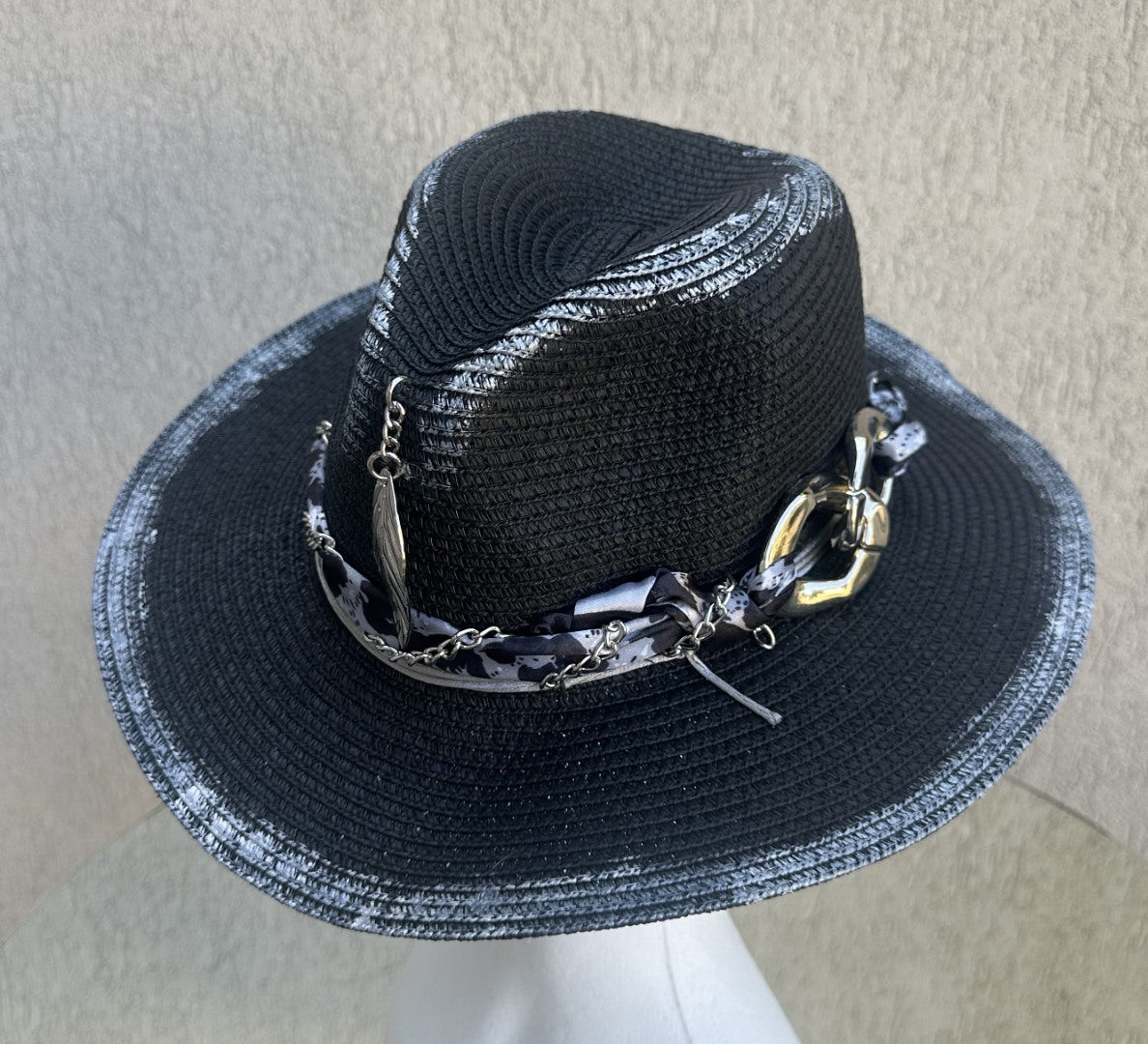Palarie Neagra de Vara