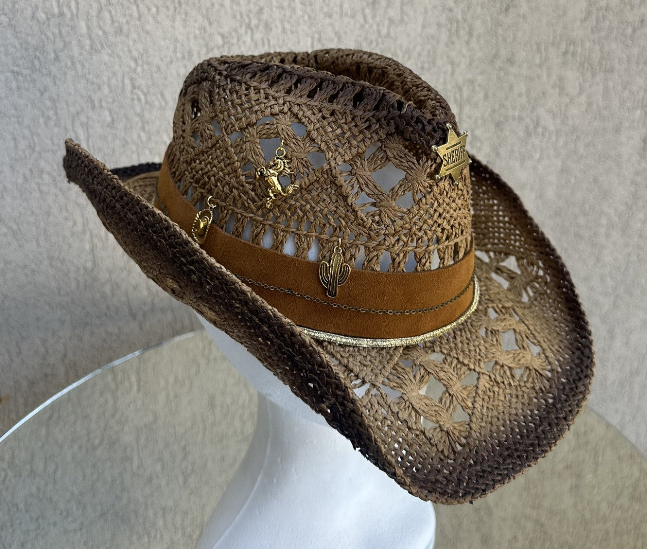 Palarie Maro De Vara Cu Accesorii Aurii