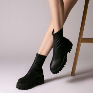 Bocanci Niomy din piele naturala neagra