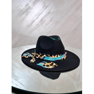 Palarie Neagra cu Bentita Colorata
