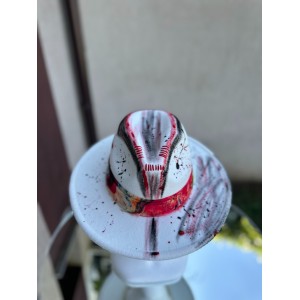 Palarie Alba Pictata Manual cu Rosu